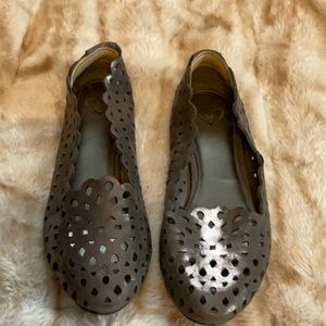 Cutout leather flats